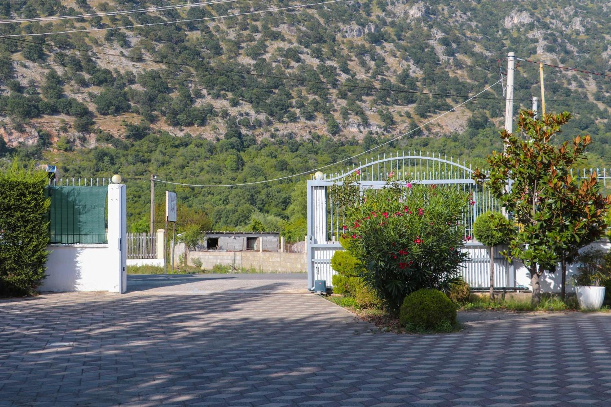 Hotel As Baks-Rrjoll Shkoder Exterior photo